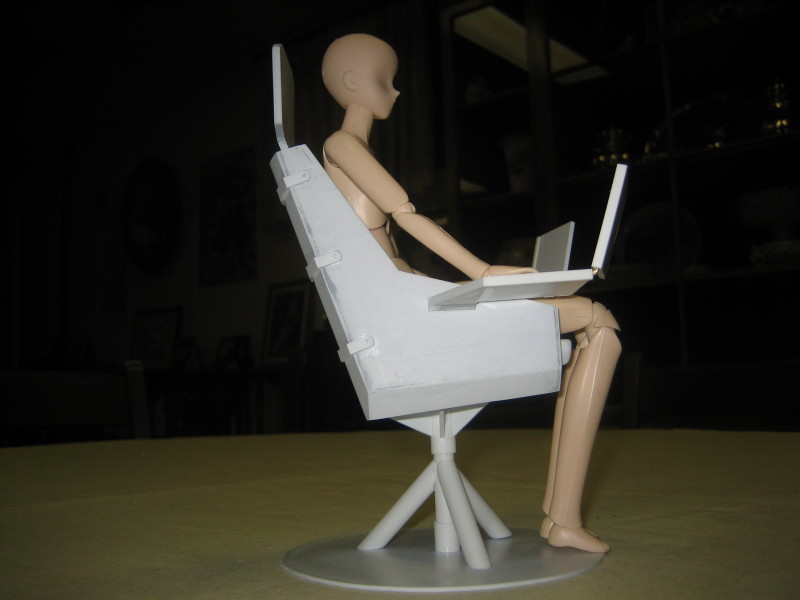 Blue command chair, with doll simulating Ekaril