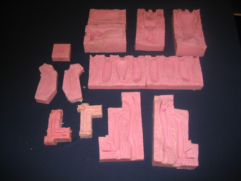 Mold's for Zakuro's parts, open.  All are two-part molds, except for the streetlight lens which only needed a one-part mold.