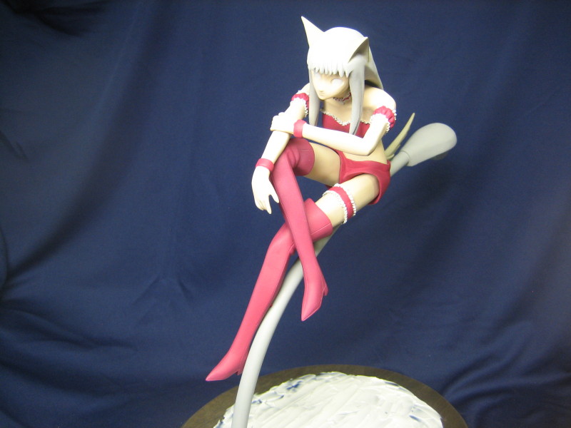 Now lets test-fid Zakuro with some paint on her base.  The white water will dry clear later.